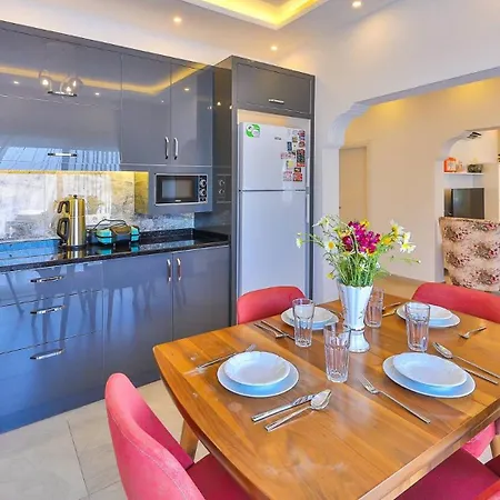 Willa Yesilkoy 2 Bedroom 1672 *